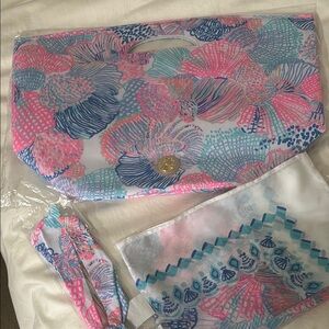 Lilly Pulitzer Roar of The Seas GWP Pareo and cooler tote.